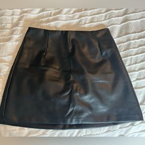 WOMENS ABERCROMBIE SMALL BLACK LEATHER SKORT